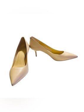 MICHAEL Michael Kors Alina Flex Nude Leather Kitten Heel Pumps Size 10